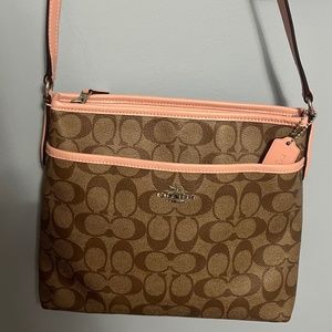 Coach Signature CrossBody Purse